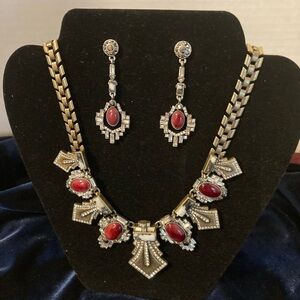 Chloe & Isabel Parure Set in Dark Red and Antique Gold